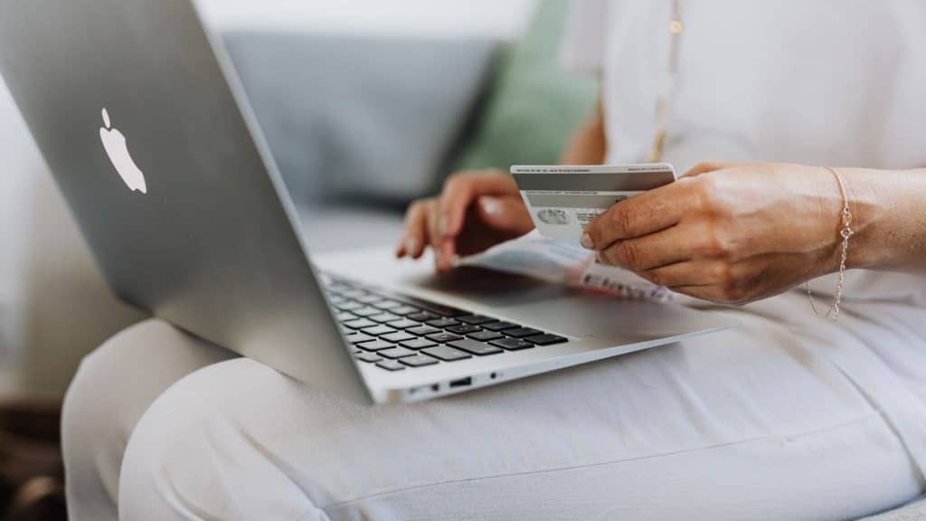 Kreditkarten mit Fokus auf Elektromobilität in Deutschland: Vorteile für Fahrer von Elektroautos